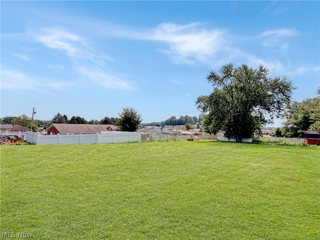 131 Beverly Lane Property Photo 3