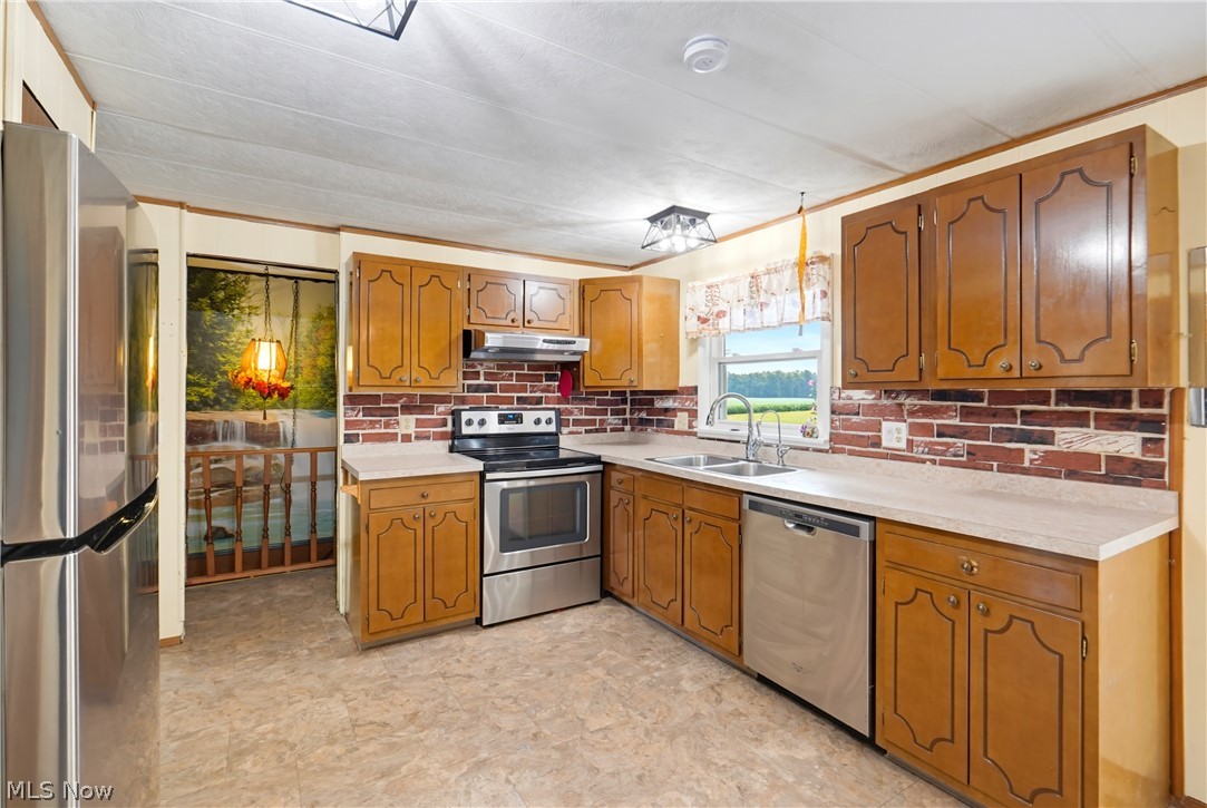 6240 Woodard Road Property Photo 3