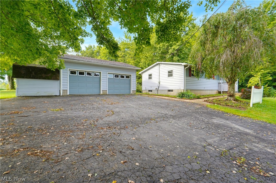 6240 Woodard Road Property Photo 18