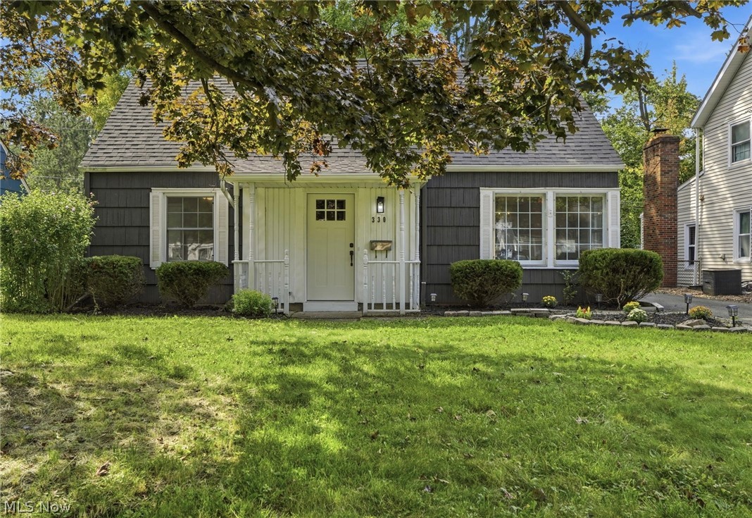 330 Inwood Boulevard Property Photo 1