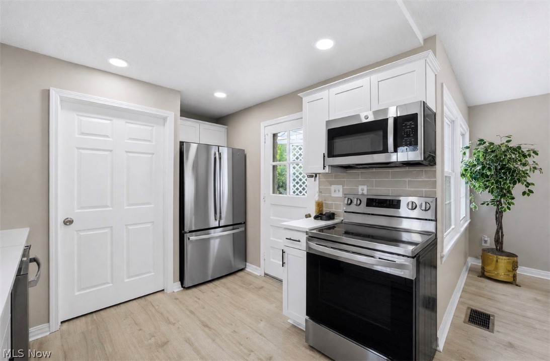 330 Inwood Boulevard Property Photo 18