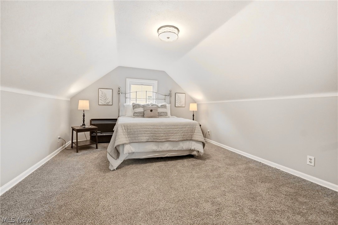 330 Inwood Boulevard Property Photo 24