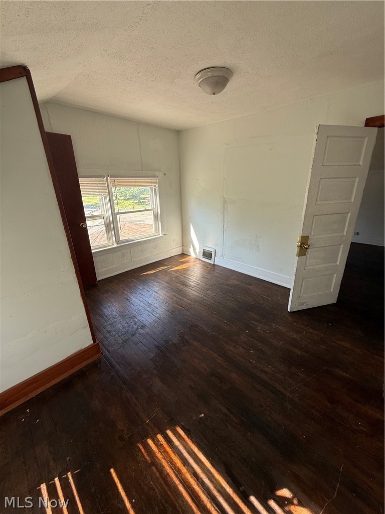 14113 Maple Avenue Property Photo 7