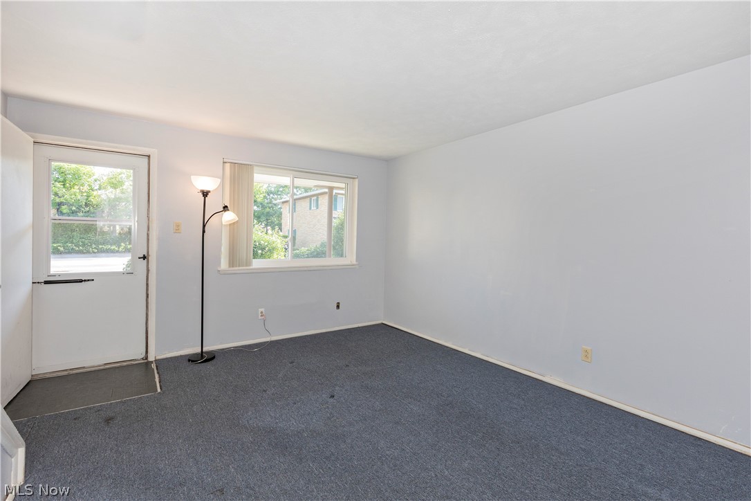 1574 Lee Terrace Drive Property Photo 9