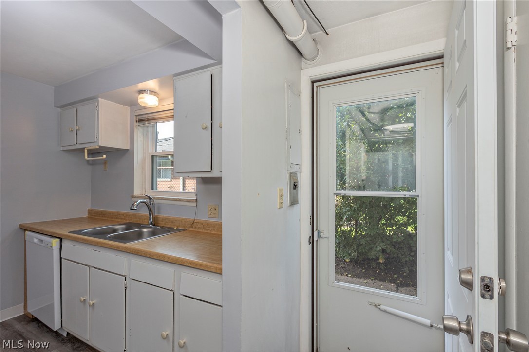 1574 Lee Terrace Drive Property Photo 14