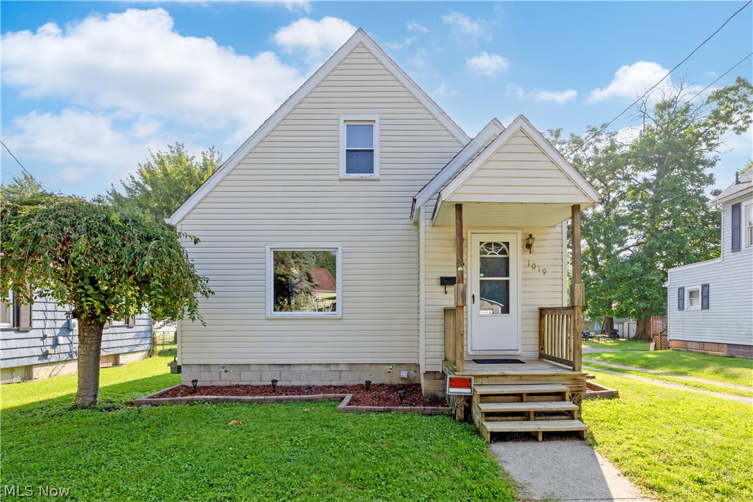 1019 Oak Street Property Photo 1