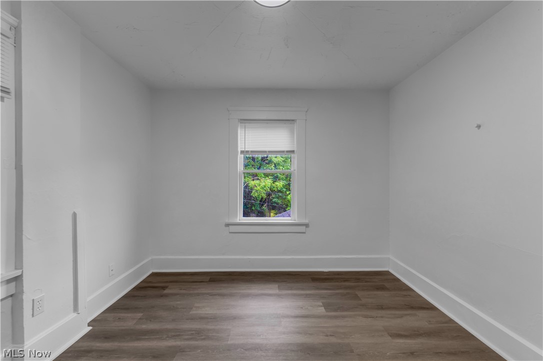 712 Roselle Avenue B/up Property Photo 14
