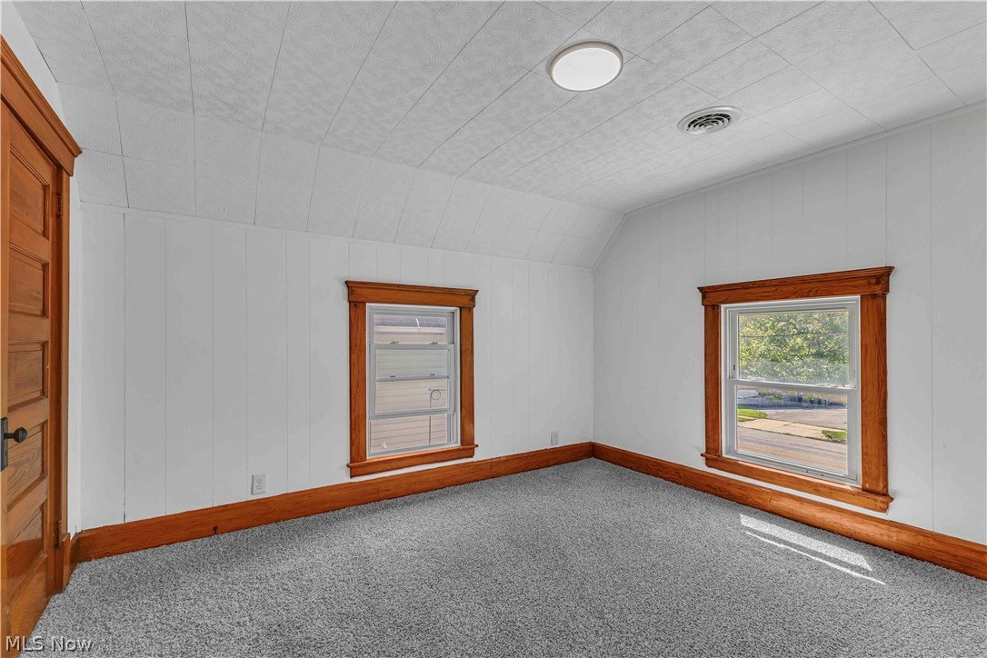 909 Lake Avenue Property Photo 19
