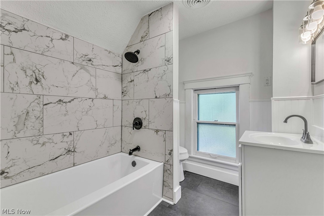 909 Lake Avenue Property Photo 21