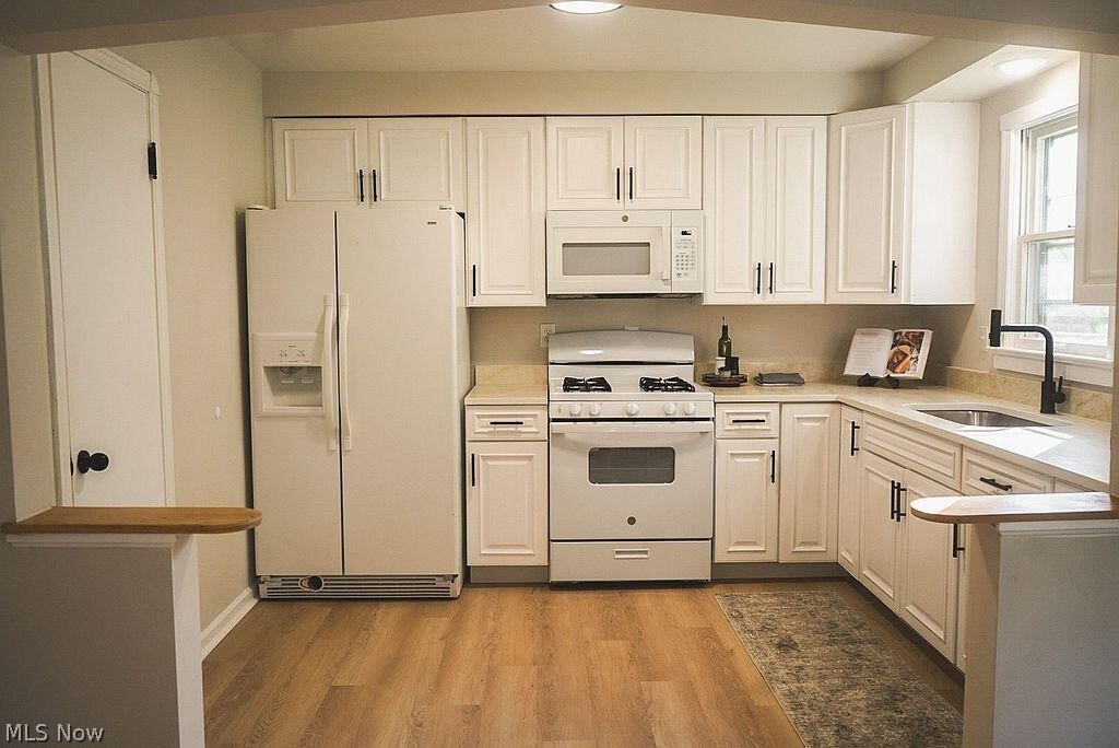 5860 Pearl Road Property Photo 9