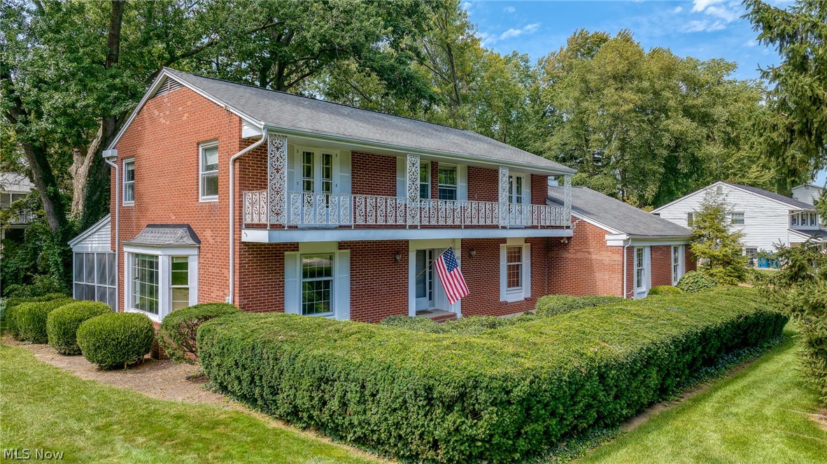 411 Gateway Boulevard Property Photo 1