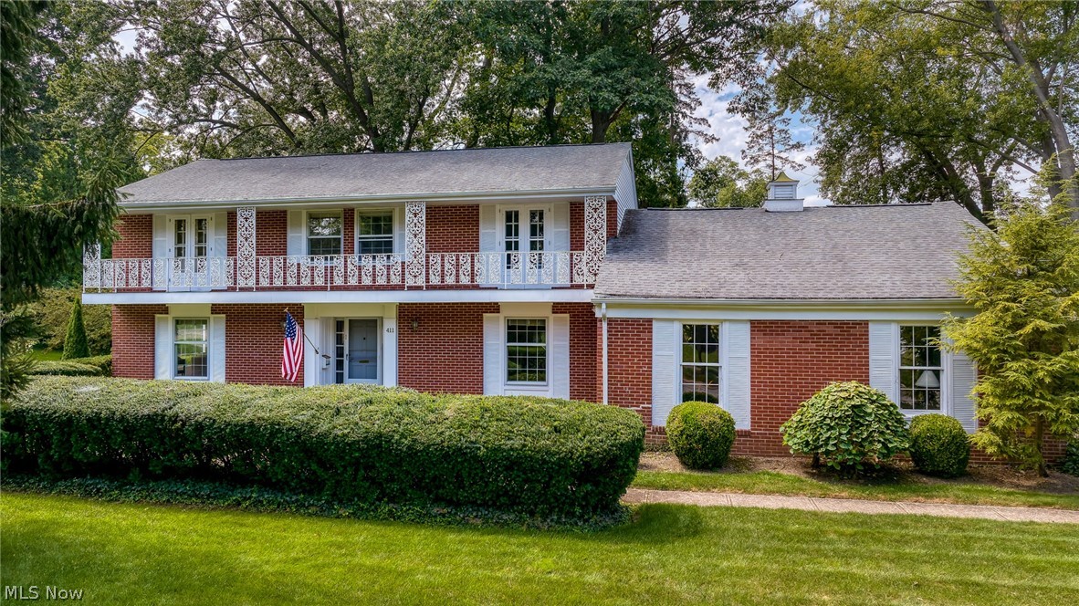 411 Gateway Boulevard Property Photo 2