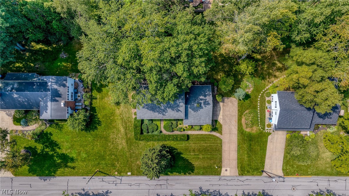 411 Gateway Boulevard Property Photo 4