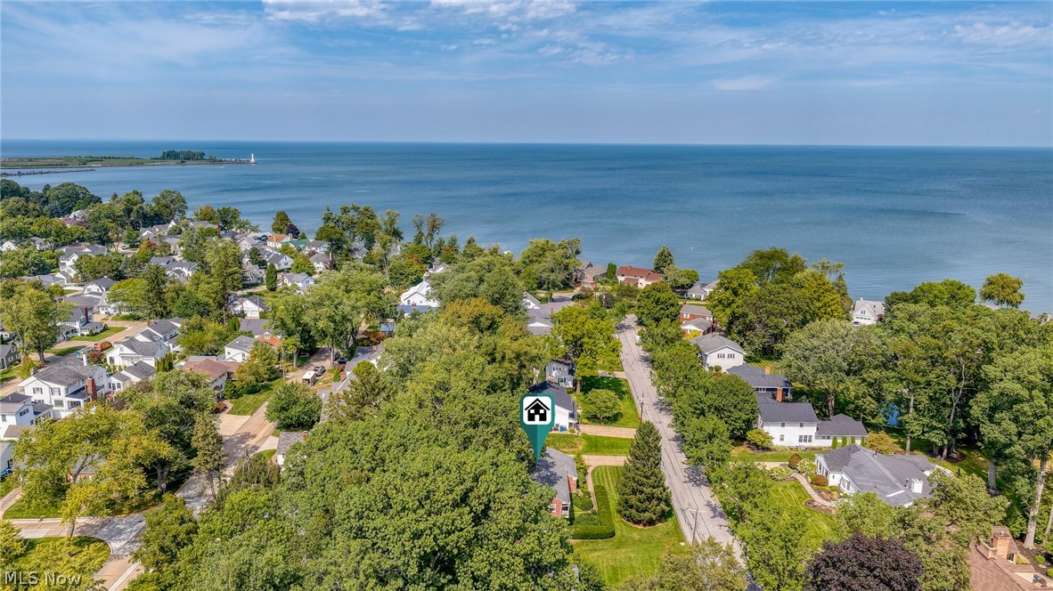 411 Gateway Boulevard Property Photo 6