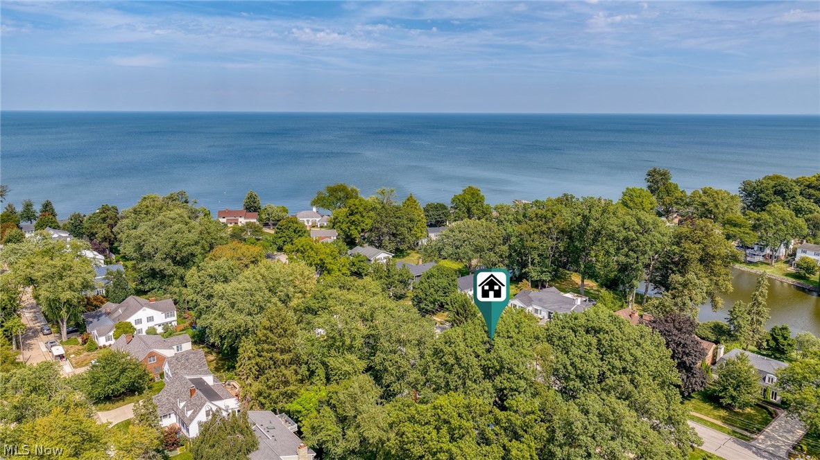 411 Gateway Boulevard Property Photo 7