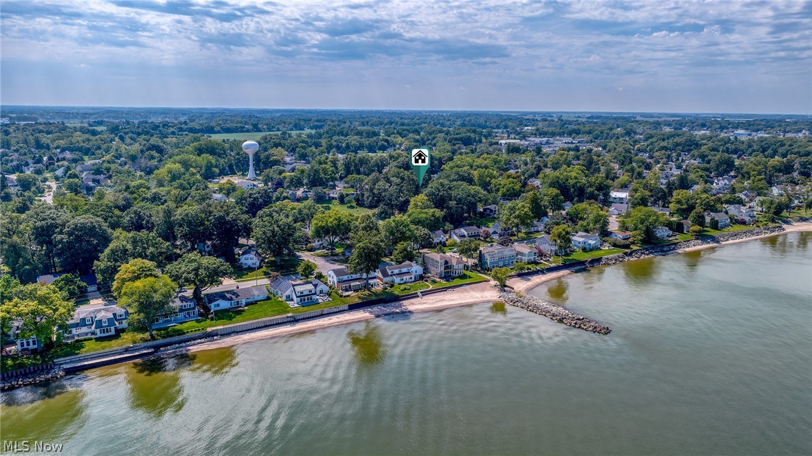 411 Gateway Boulevard Property Photo 8