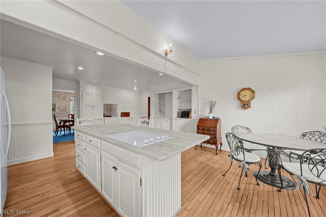 411 Gateway Boulevard Property Photo 16