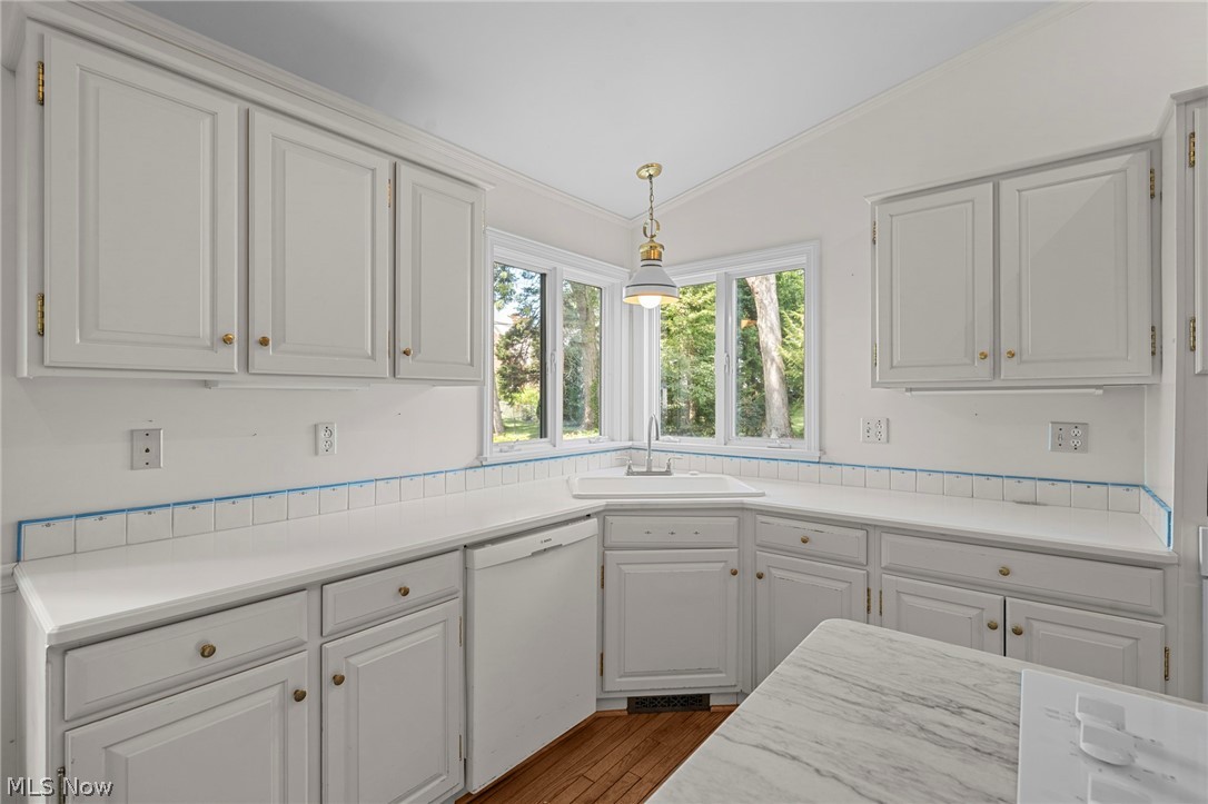 411 Gateway Boulevard Property Photo 17