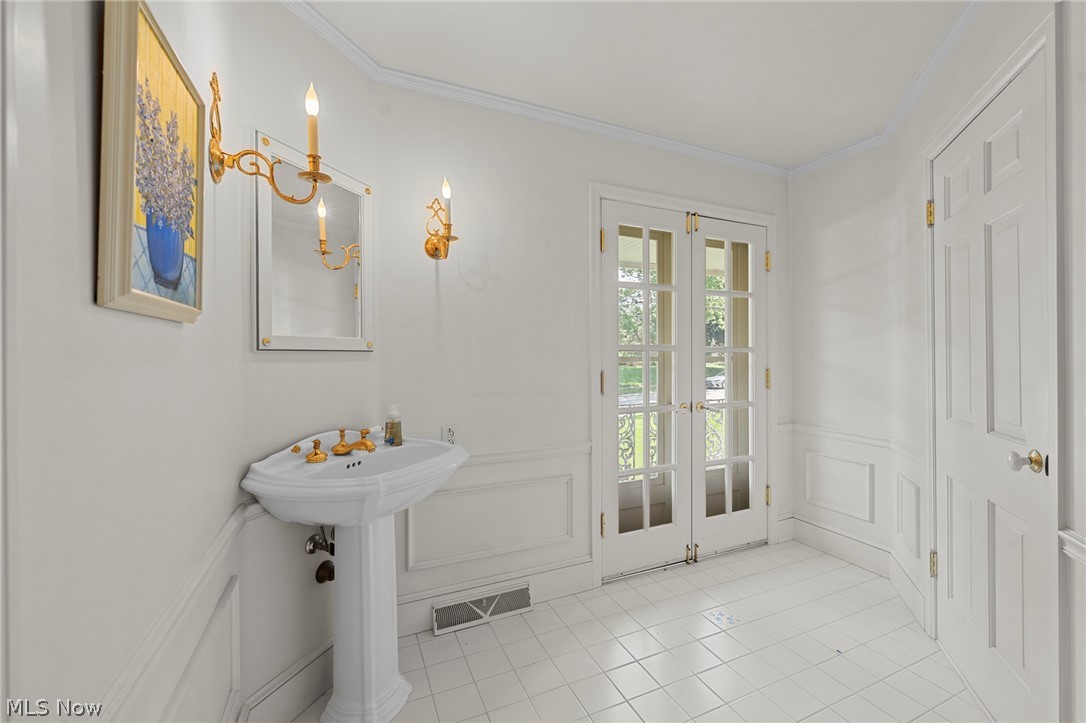 411 Gateway Boulevard Property Photo 29