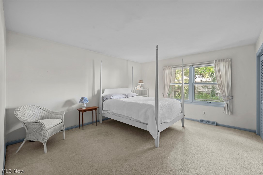 411 Gateway Boulevard Property Photo 32