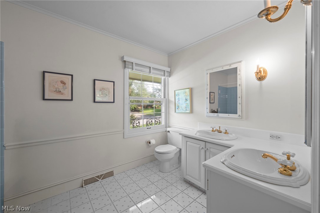 411 Gateway Boulevard Property Photo 34