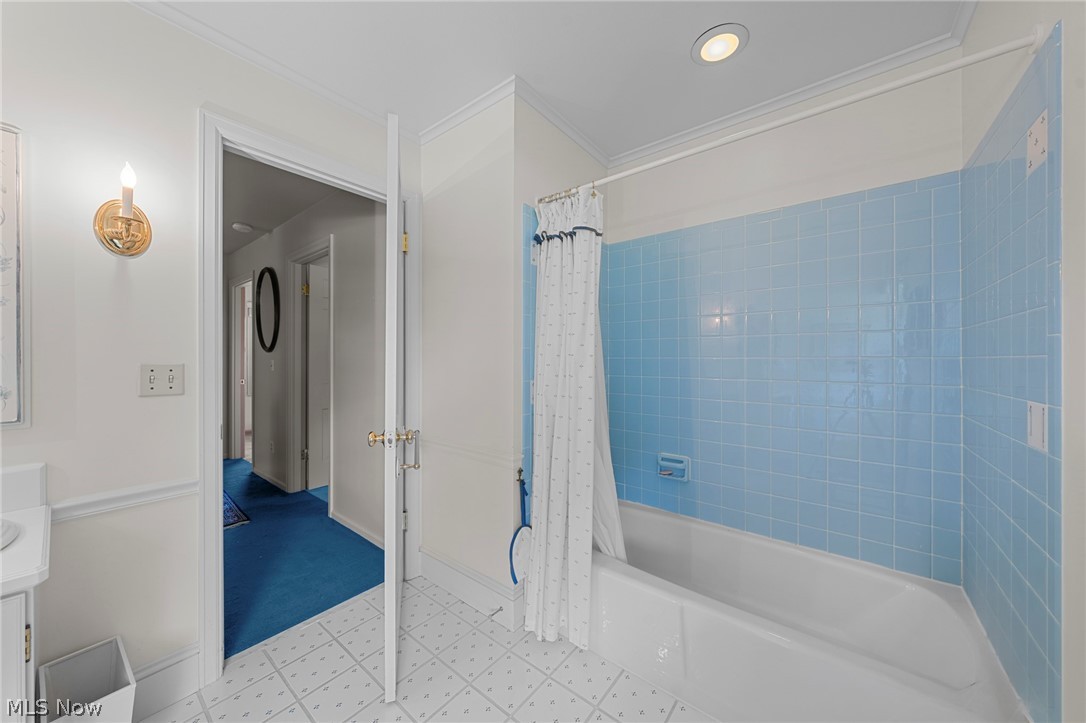 411 Gateway Boulevard Property Photo 35