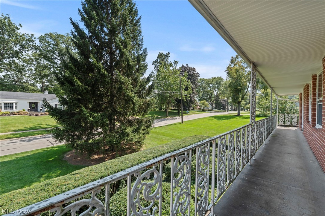 411 Gateway Boulevard Property Photo 45