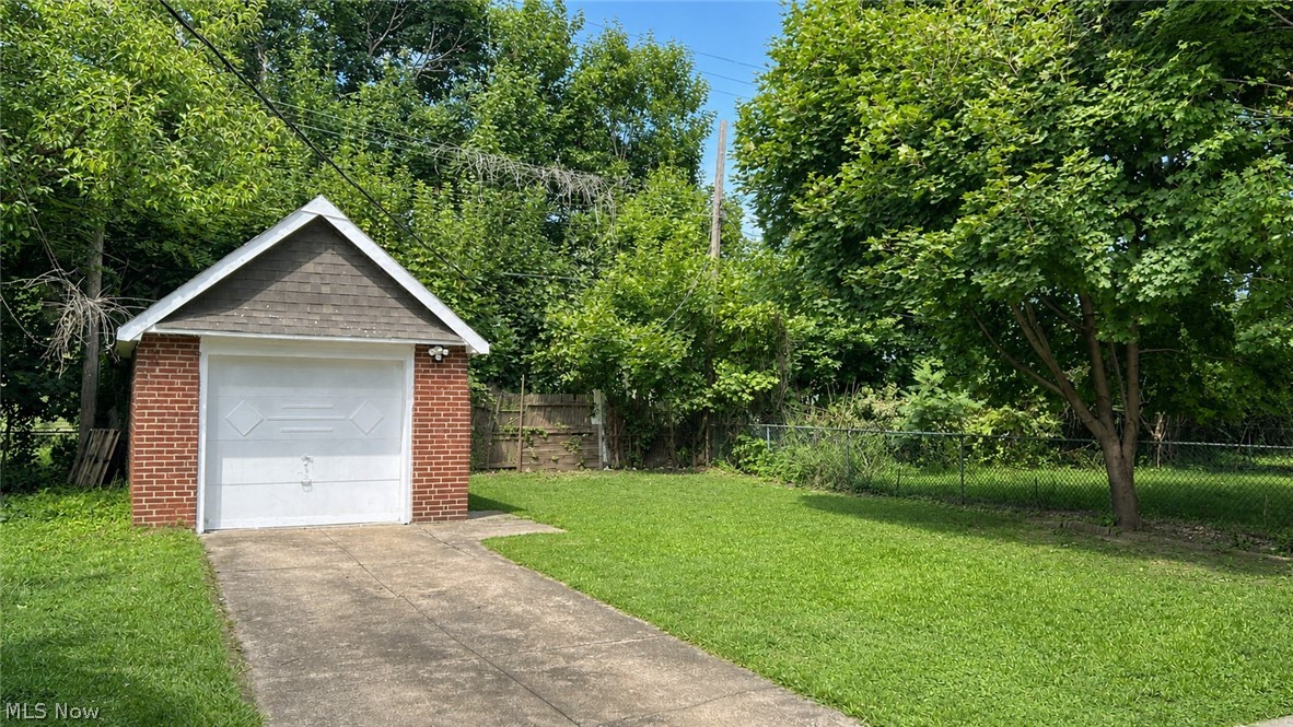 1268 E 169th Street Property Photo 3