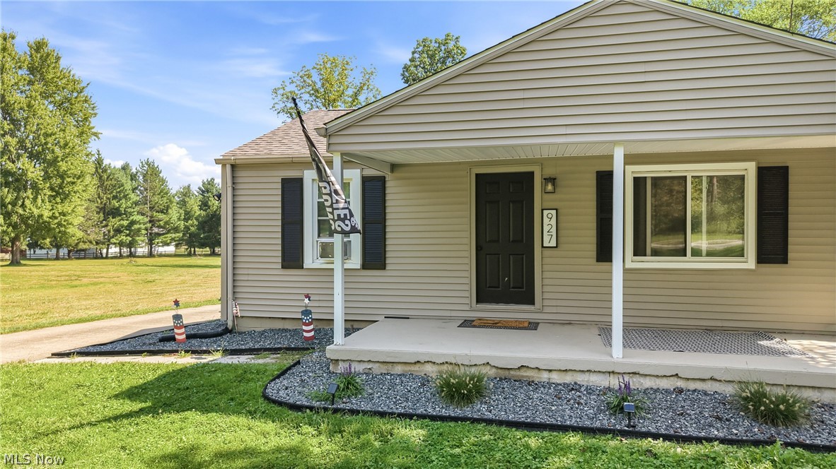 927 Warner Road Se Property Photo 4