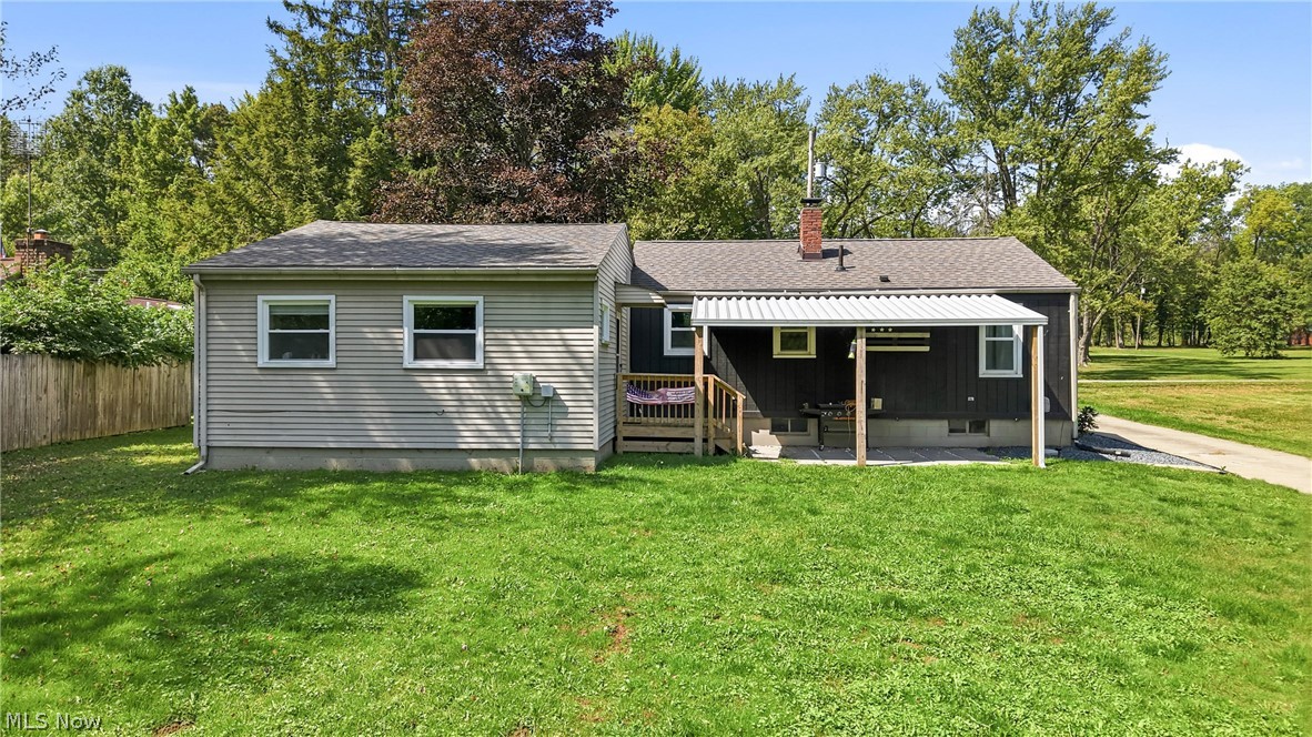 927 Warner Road Se Property Photo 5