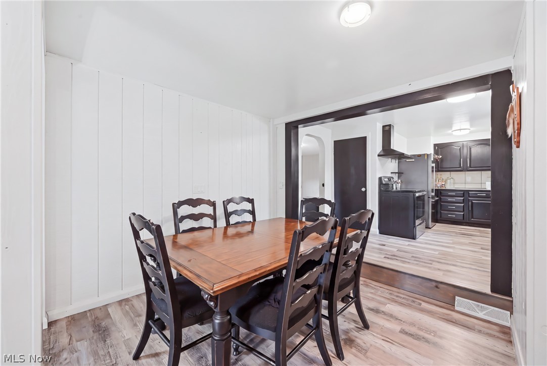 927 Warner Road Se Property Photo 14