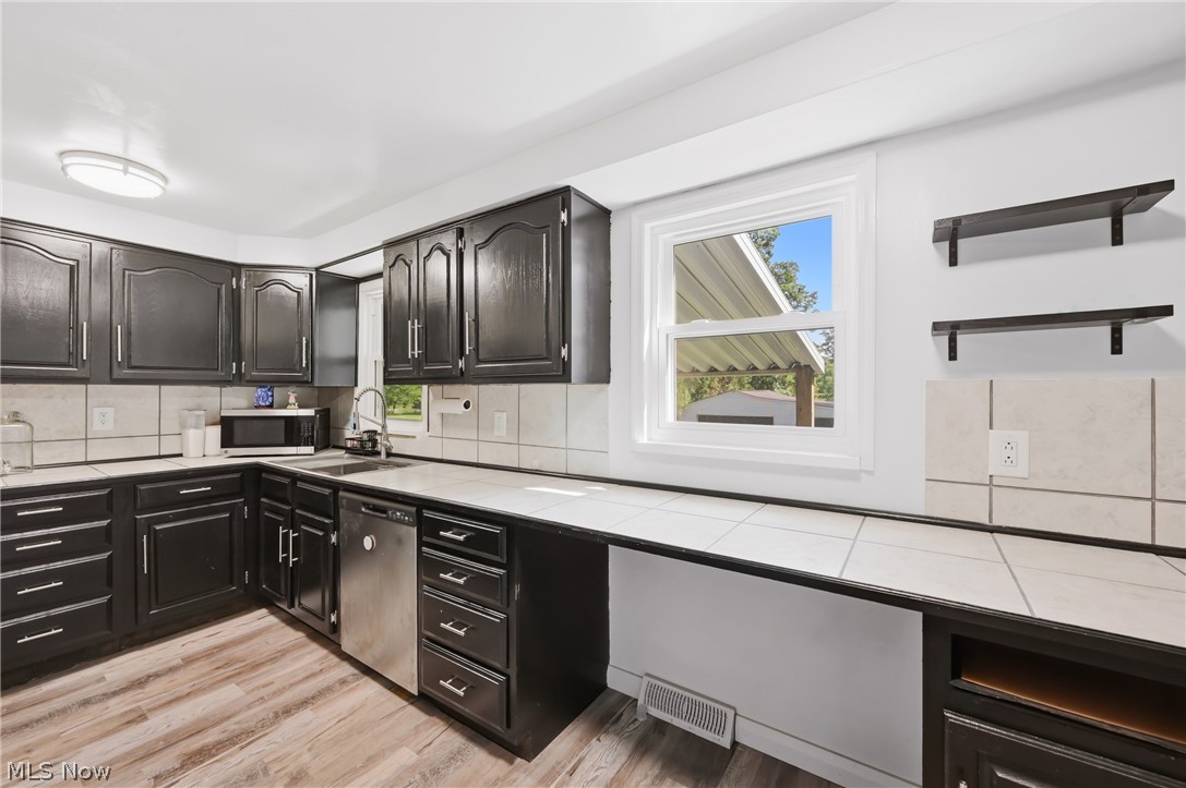 927 Warner Road Se Property Photo 16