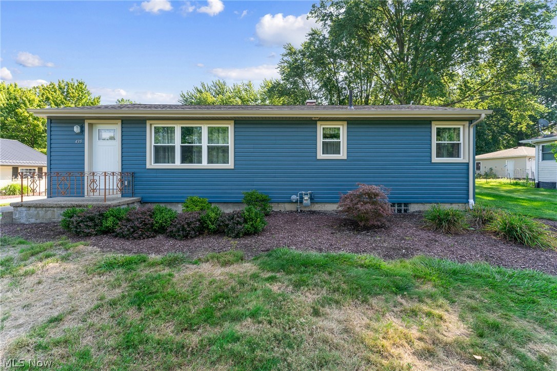 435 Cedar Drive Property Photo 1