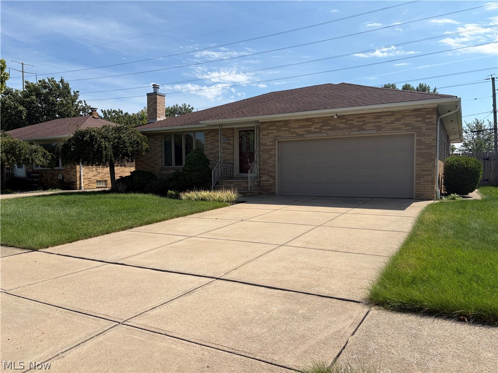 9711 Idlewood Drive Property Photo 2