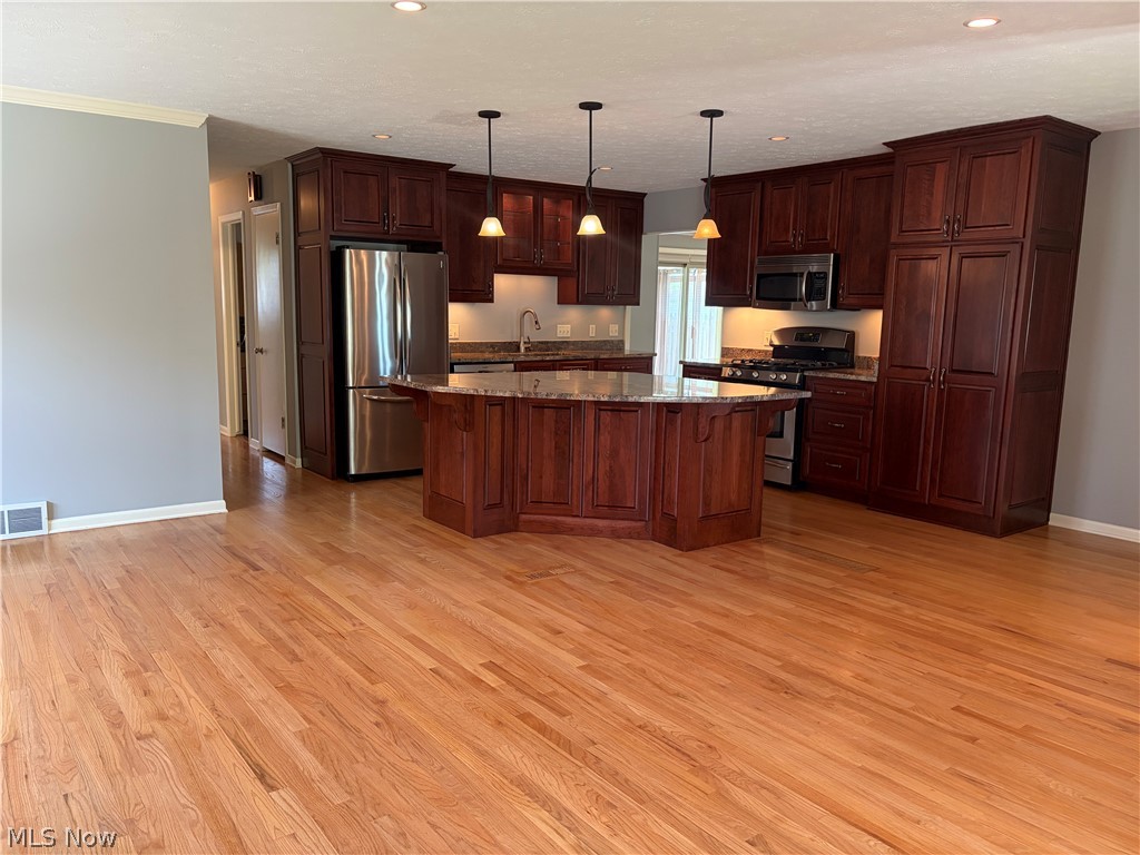 9711 Idlewood Drive Property Photo 8