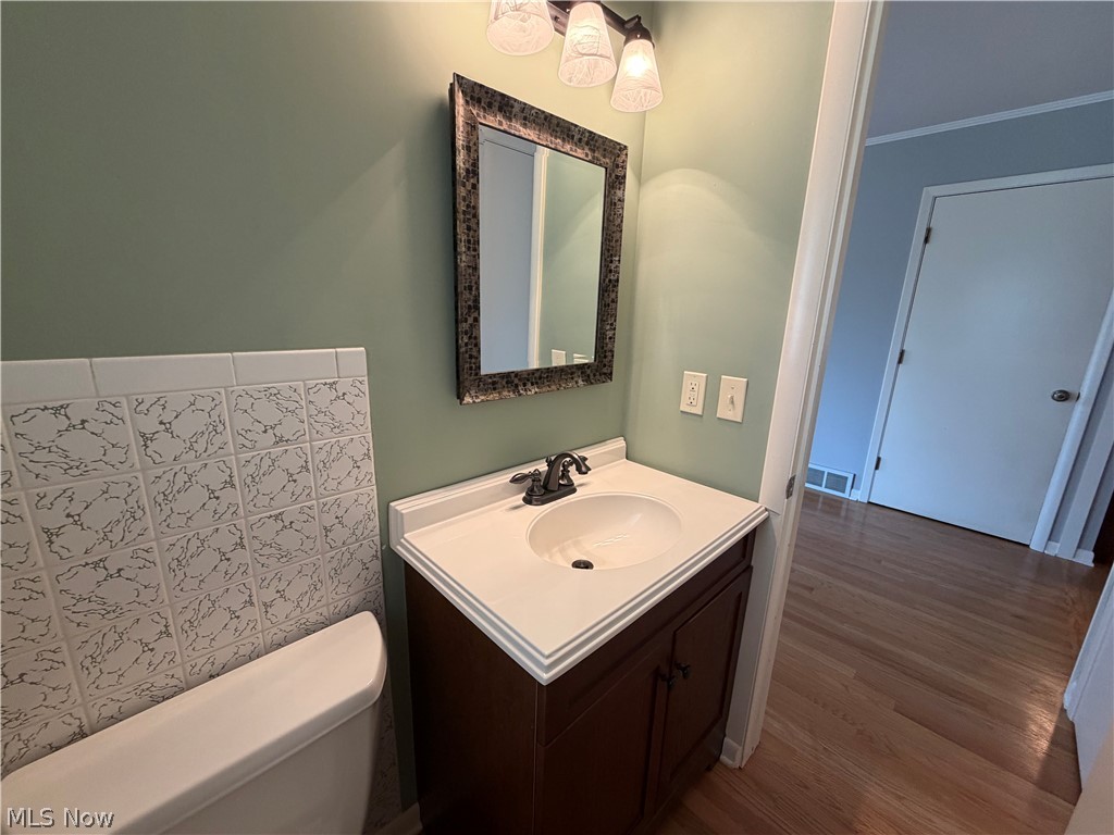 9711 Idlewood Drive Property Photo 28