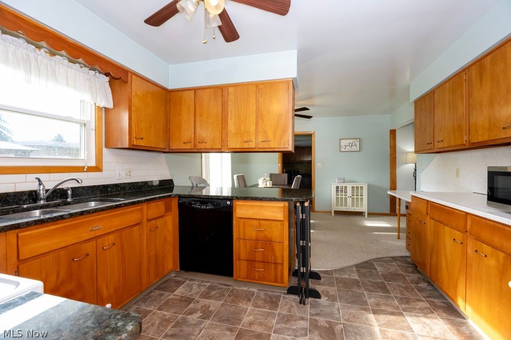 2437 Graustark Path Property Photo 5