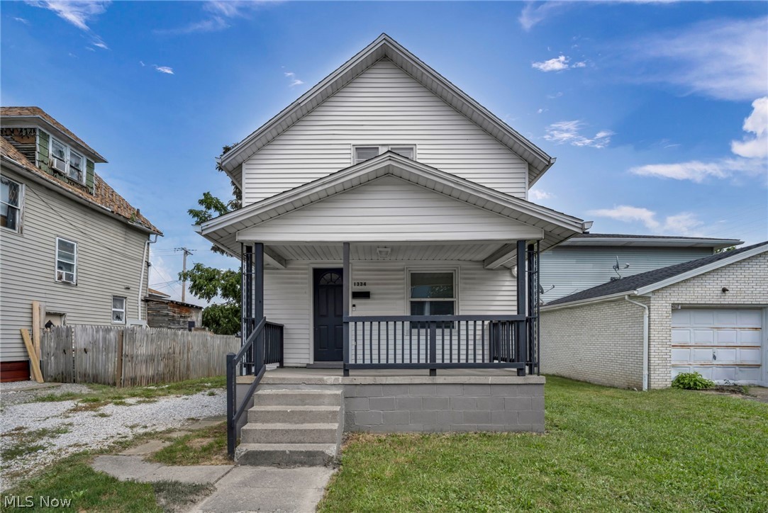 1334 S Seneca Avenue Property Photo 2