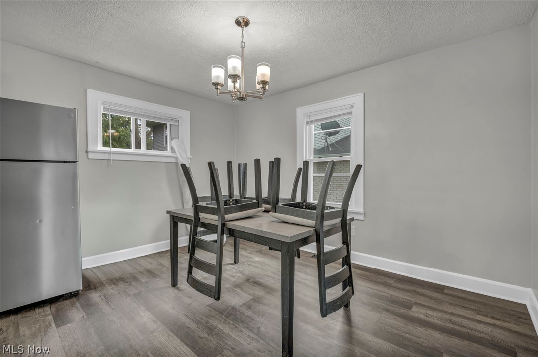1334 S Seneca Avenue Property Photo 12
