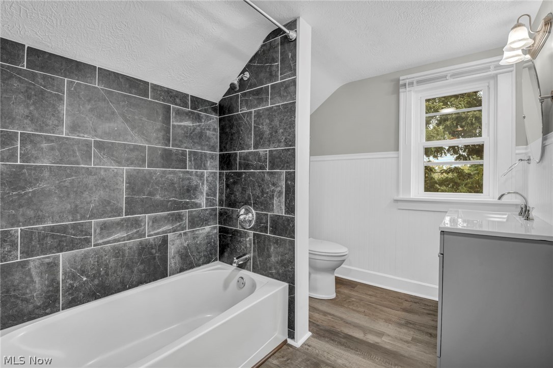 1334 S Seneca Avenue Property Photo 33