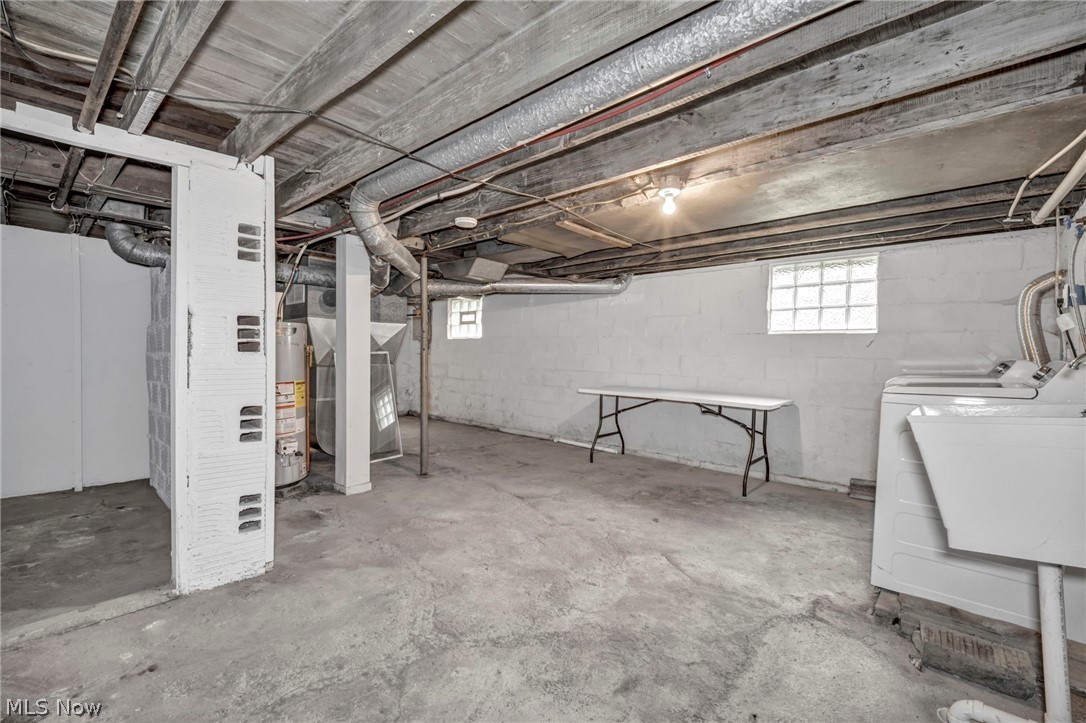 1334 S Seneca Avenue Property Photo 35