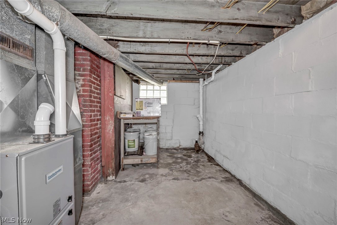 1334 S Seneca Avenue Property Photo 37