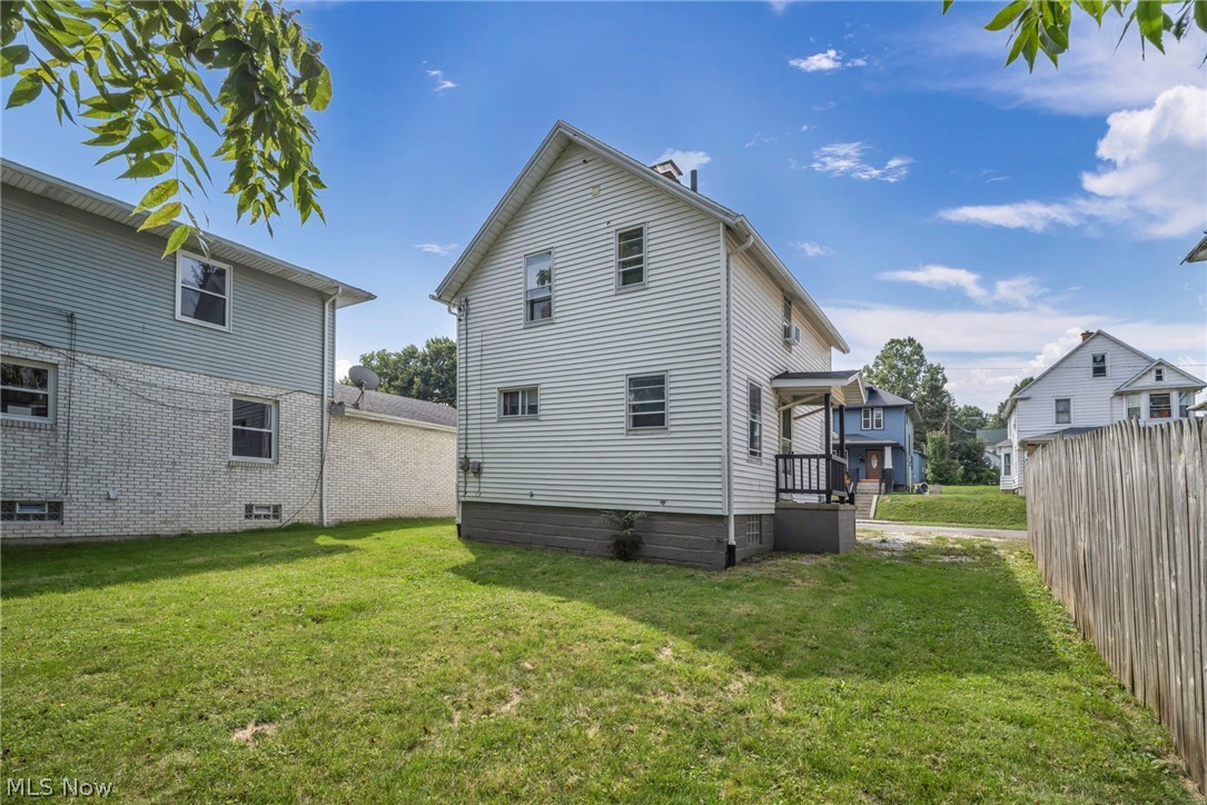 1334 S Seneca Avenue Property Photo 40