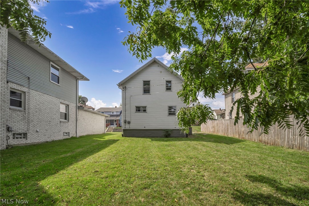 1334 S Seneca Avenue Property Photo 42