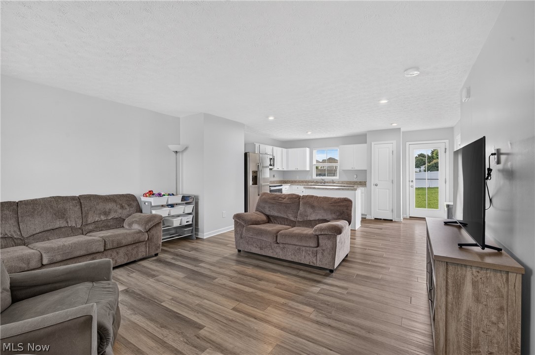2614 Bishop Oval Property Photo 2
