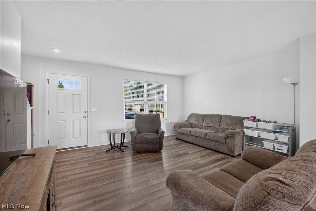 2614 Bishop Oval Property Photo 3