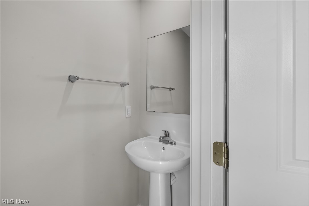 2614 Bishop Oval Property Photo 8