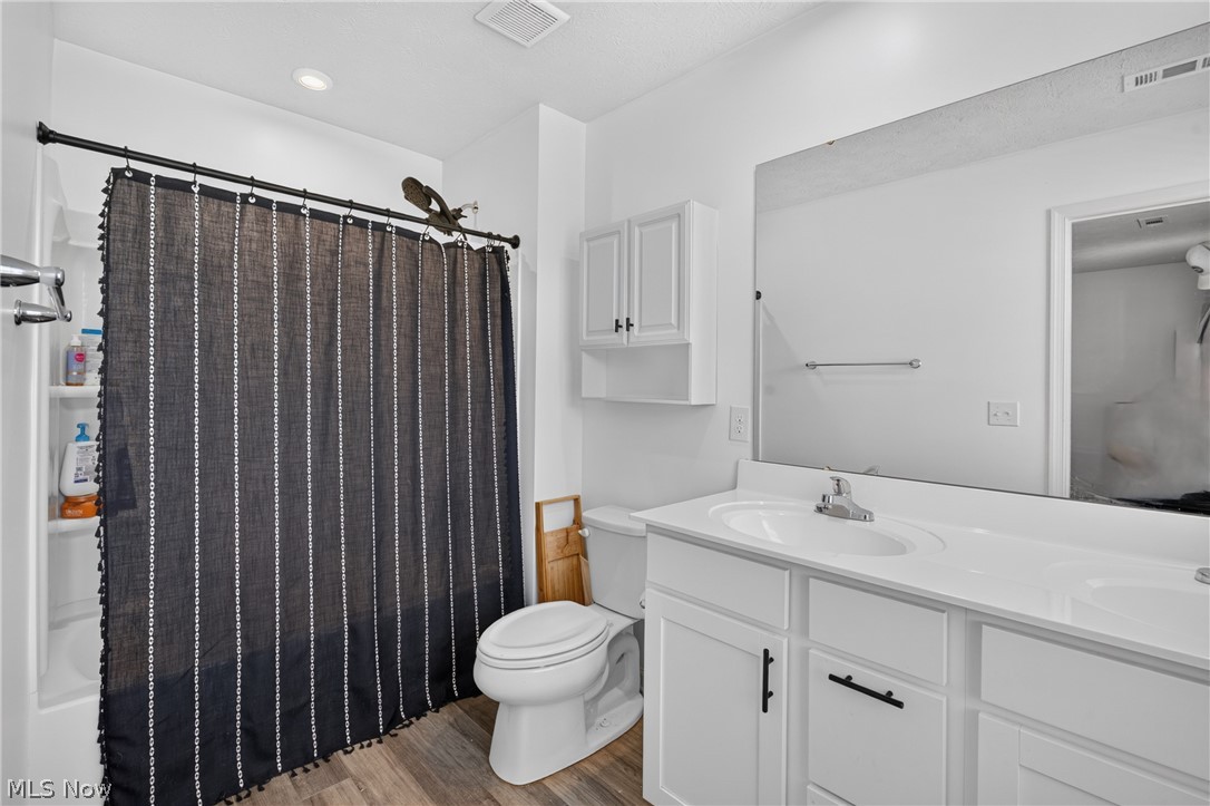 2614 Bishop Oval Property Photo 11
