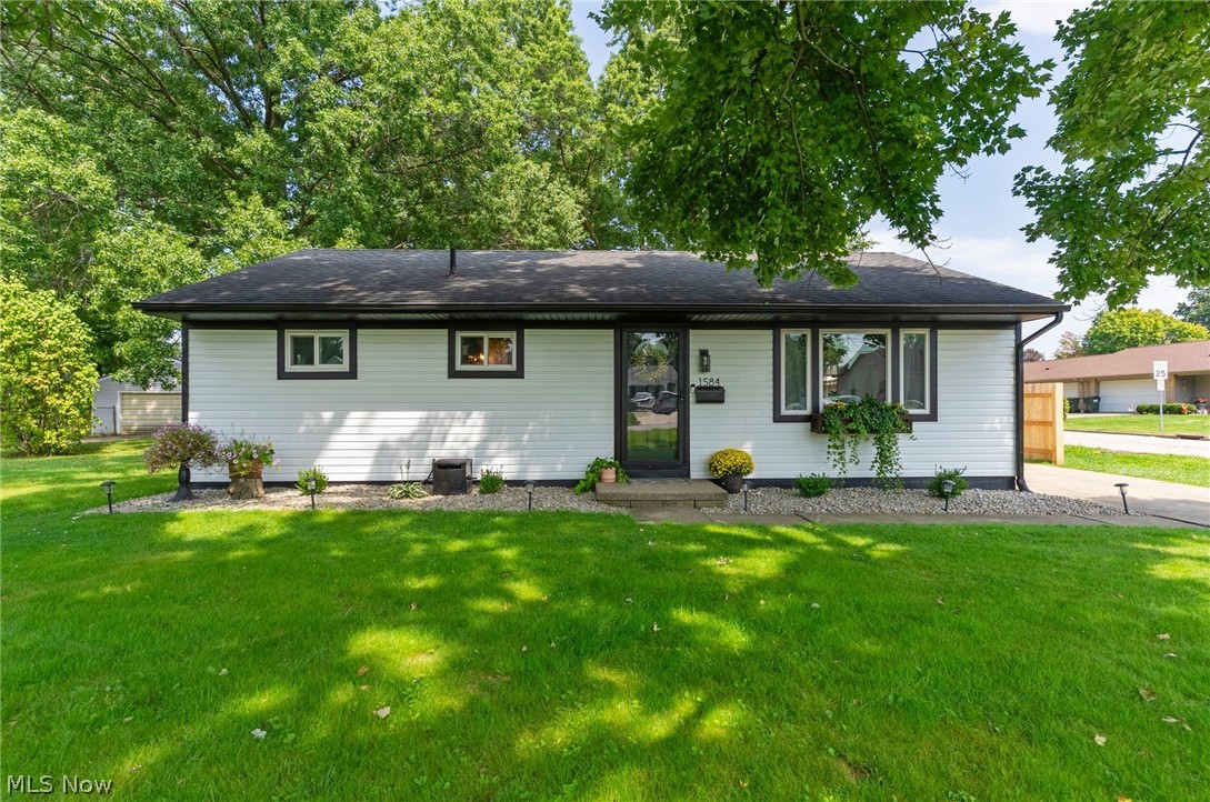 1584 Ridgewood Drive Property Photo 1