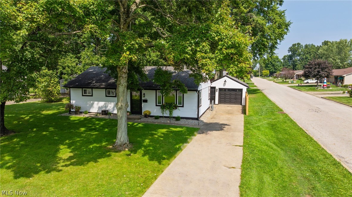 1584 Ridgewood Drive Property Photo 3